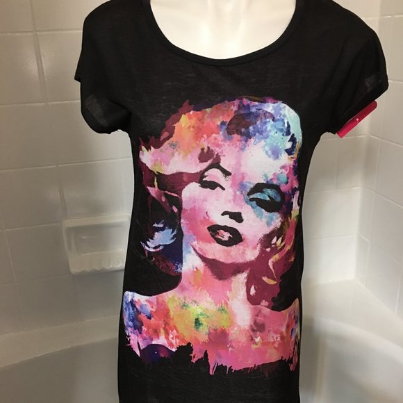 Marilyn Monroe Night Shirt or T Shirt 31 inches long New  Har2 box - Picture 2 of 9